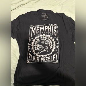 Women’s graphic tee